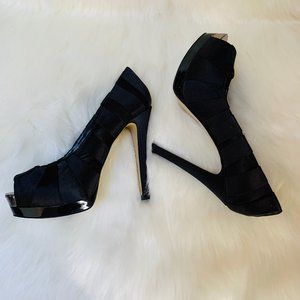 BCBGMAXAZARIA BLACK SATIN HEELS